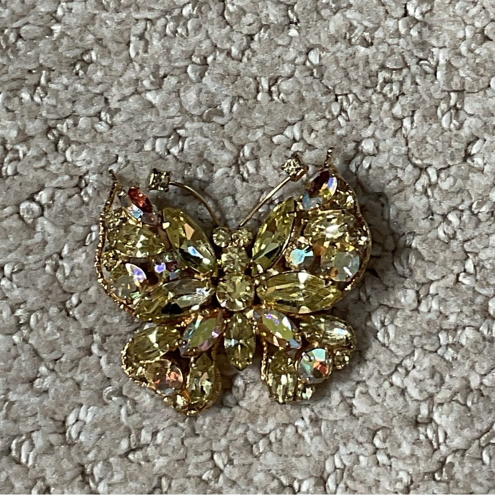 Vintage Signed Regency Butterfly Brooch - Picture 3 of 9